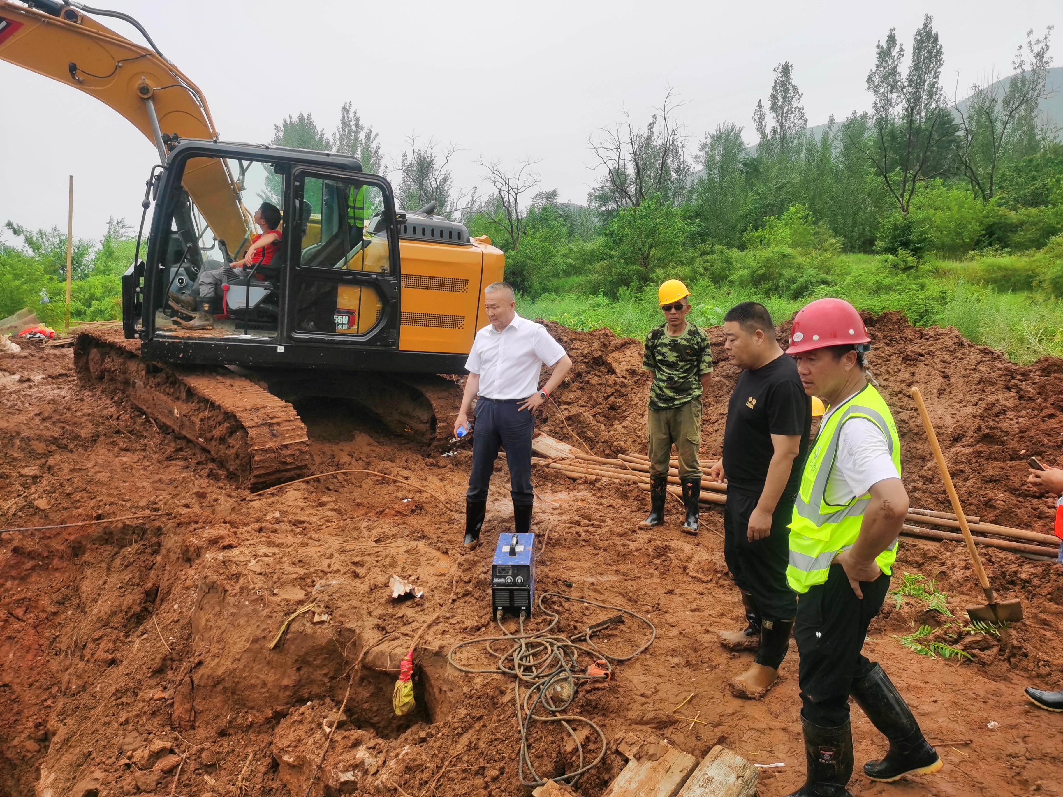 FH最新网页登录领导班子成员 深入防汛一线检查慰问